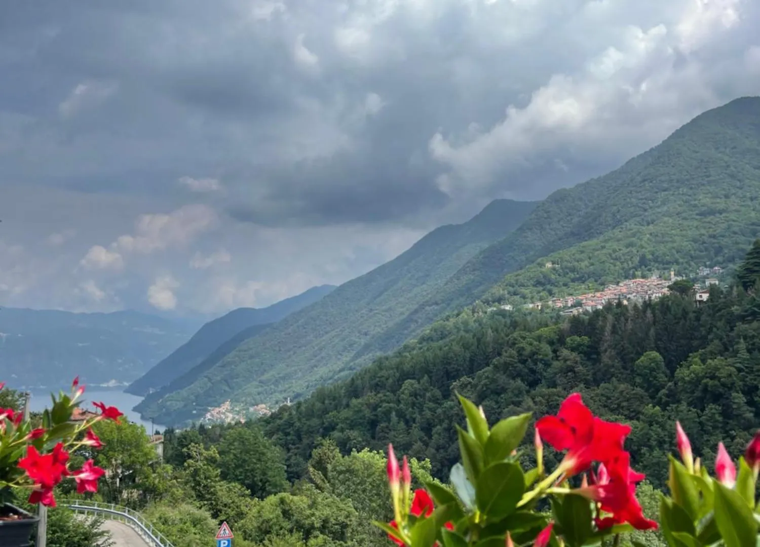 Casa Vacanze Adri Apartment Faggeto Lario